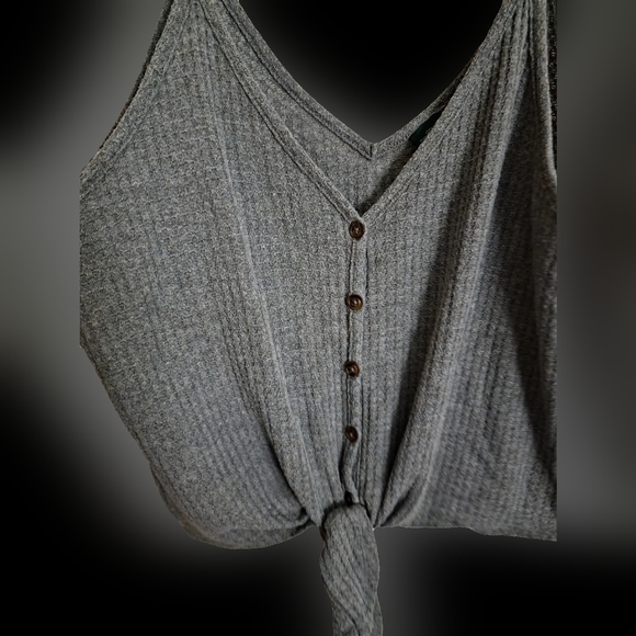 Tanktop - Picture 2 of 2